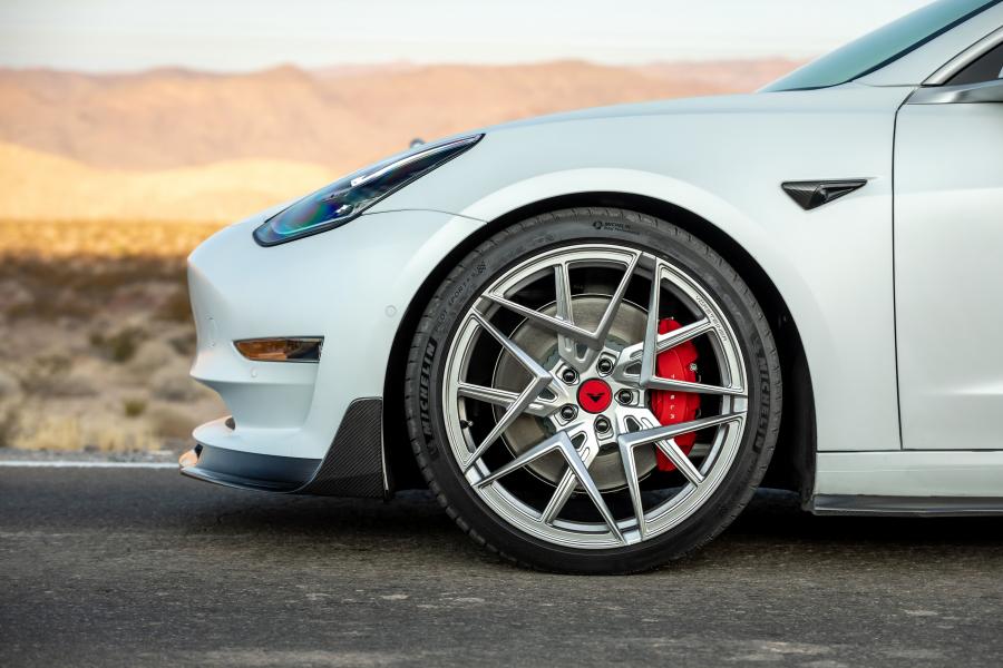 Колеса Tesla Model 3 VOLTA by Vorsteiner 2019 года  (фото 20 из 40)